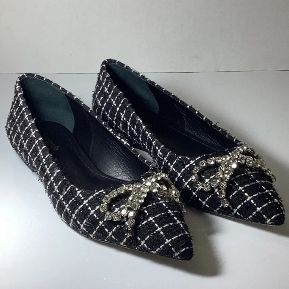 Lee Flat In Black Tweed
Larroudé - Picture 5 of 10